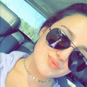 Meet your Posher, Isabelle